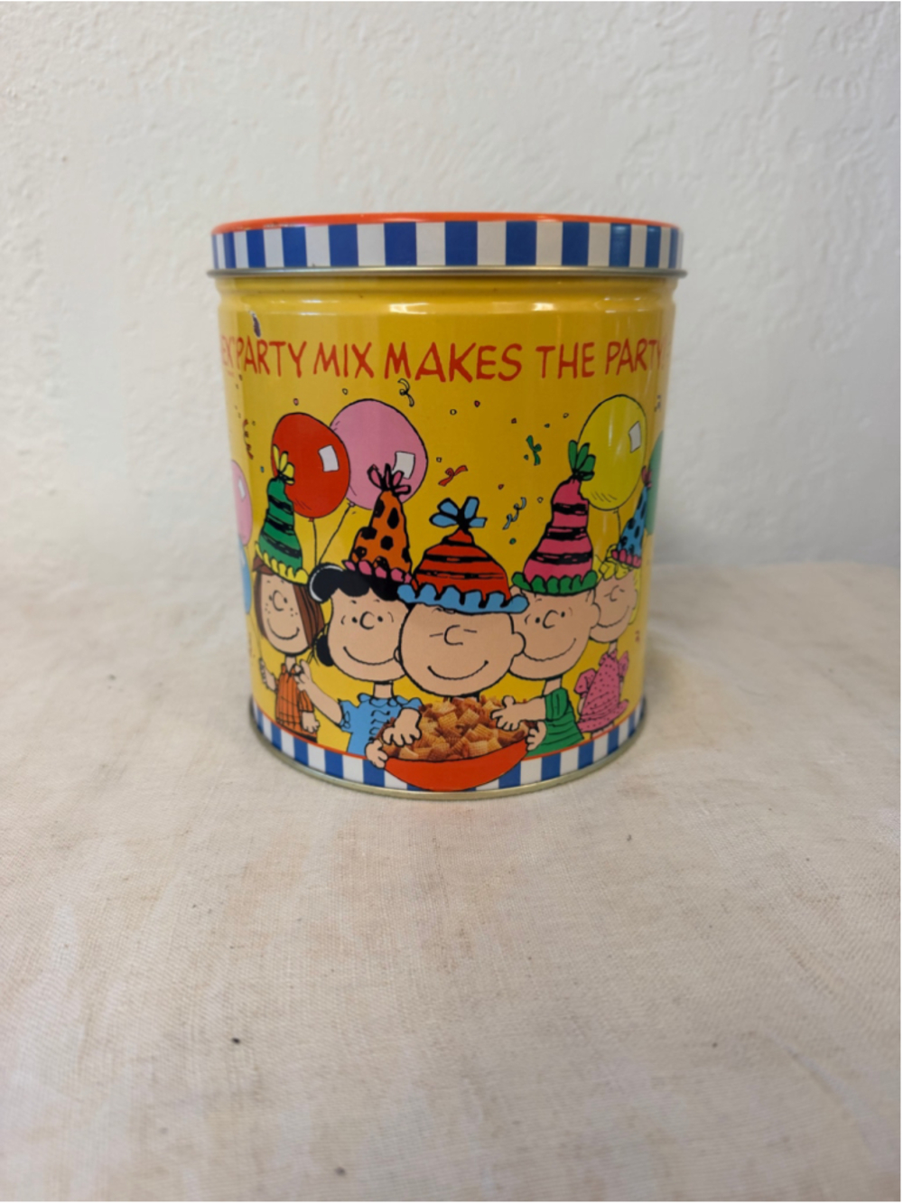 Vintage Peanuts 40th Anniversary Chex Party Mix Metal Tin